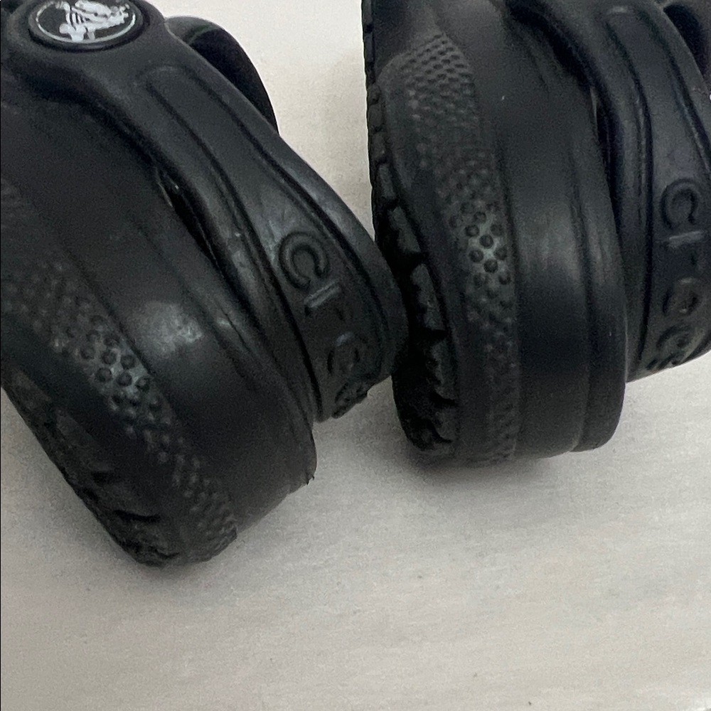 CROCS Kids Black Sandals sz 6 - Picture 14 of 16